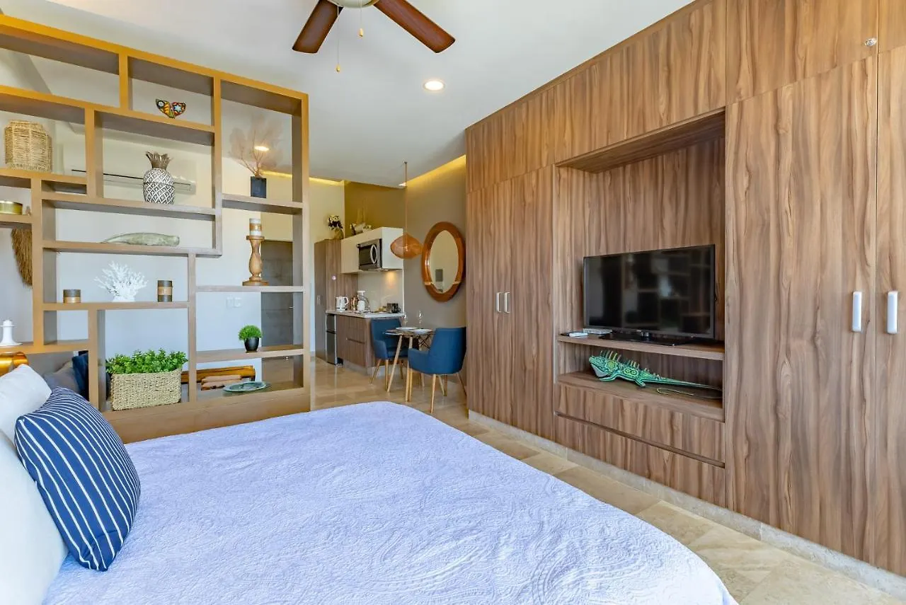 Bahay Condos Steps From The Beach And 5Th Ave Playa del Carmen Apartment